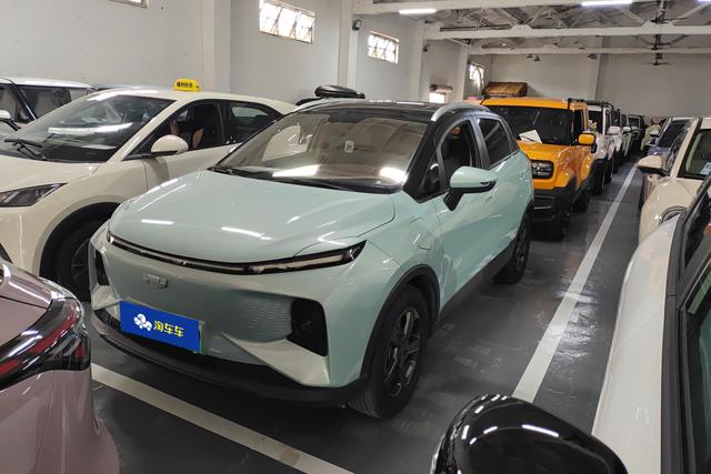 Geely Geometry E Firefly 2023 года выпуска