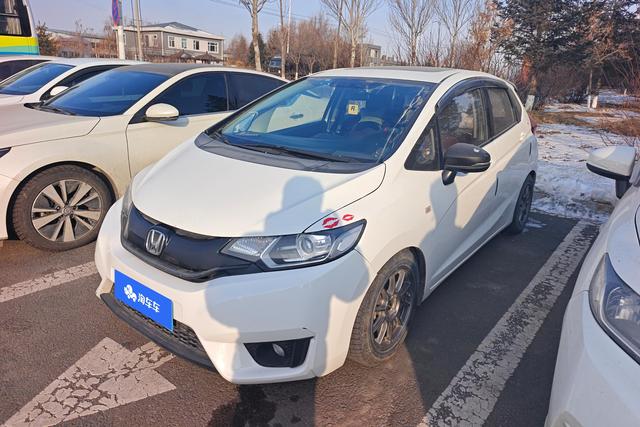 Honda Fit 2016 года выпуска