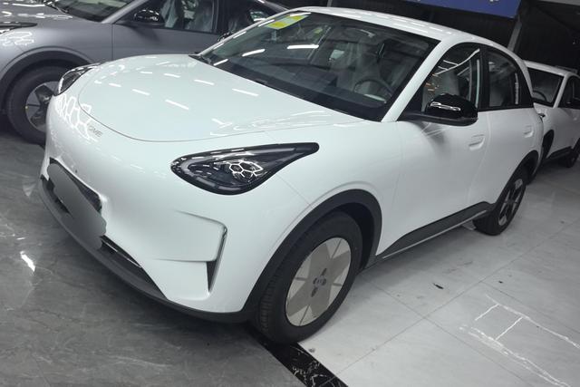 Geely Xingyuan 2025 года выпуска