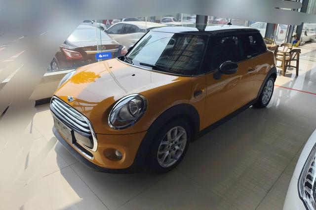 MINI Hatch 2016 года выпуска