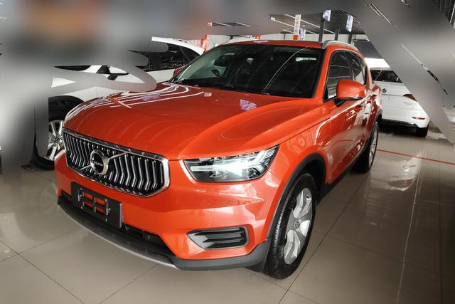 Volvo XC40 2021 года выпуска
