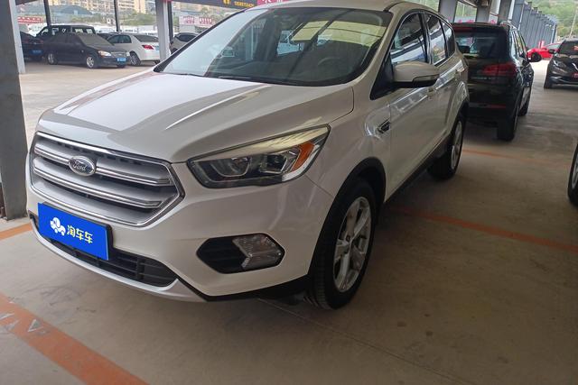 Ford Kuga 2017 года выпуска