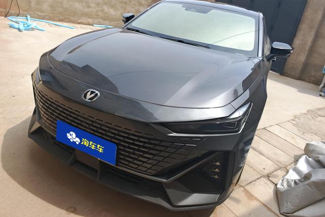 Changan UNI-V 2023 года выпуска