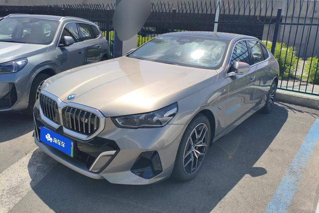 BMW i5 2024 года выпуска