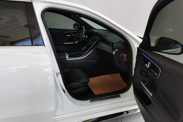 Mercedes Benz C-Class 2022 — фото 16