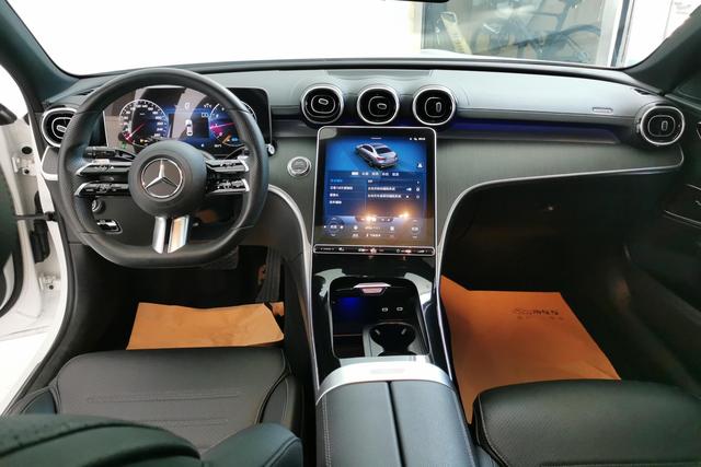 Mercedes Benz C-Class 2022 — фото 11