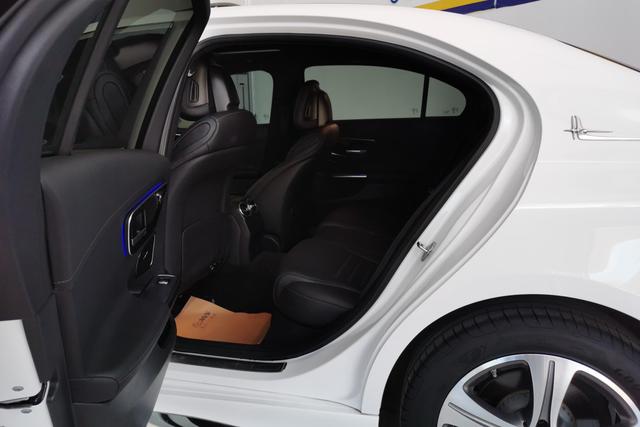Mercedes Benz C-Class 2022 — фото 15