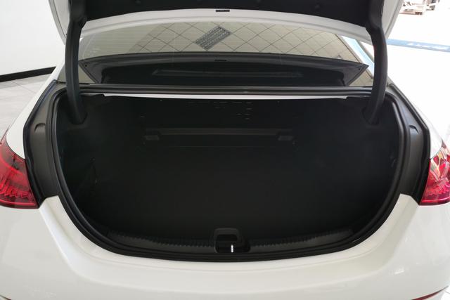 Mercedes Benz C-Class 2022 — фото 17
