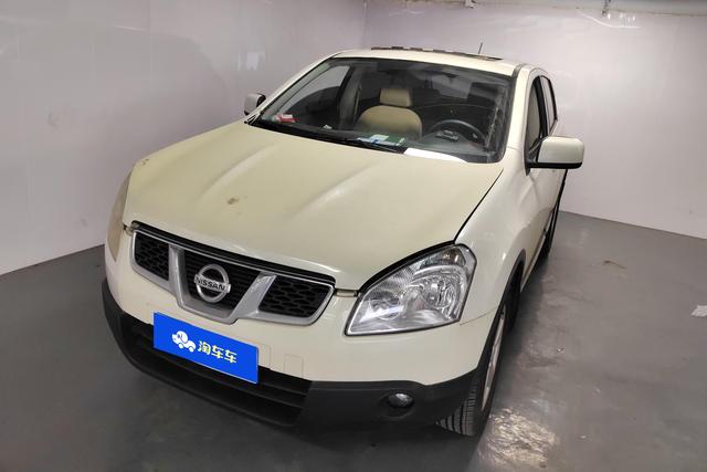 Nissan Qashqai 2015 года выпуска
