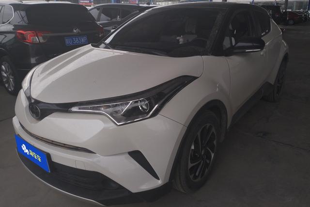Toyota C-HR 2020 года выпуска