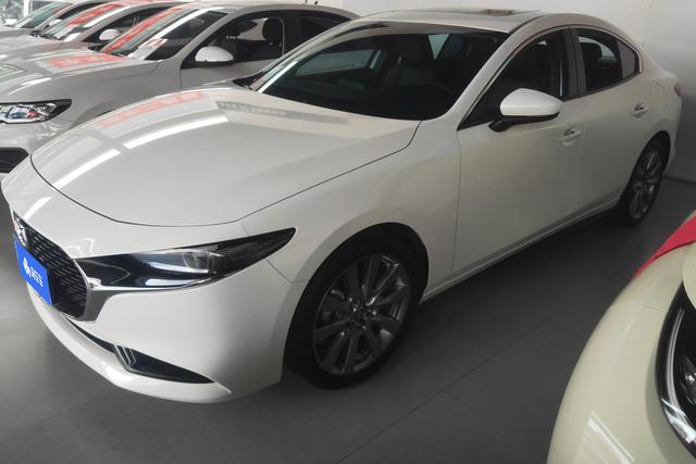 Mazda 3 2022 года выпуска