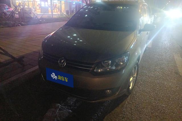 Volkswagen Touran 2015 года выпуска