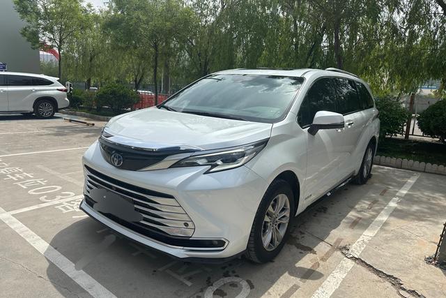 Toyota Sienna 2021 года выпуска