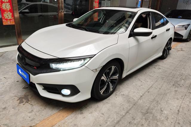 Honda City 2016 года выпуска