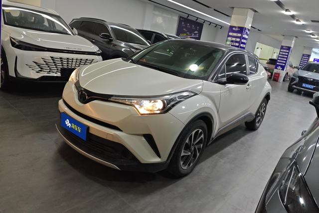Toyota C-HR 2020 года выпуска
