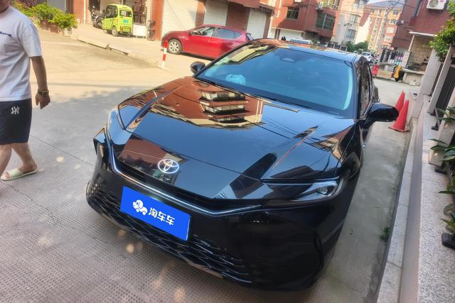 Toyota Camry 2024 года выпуска