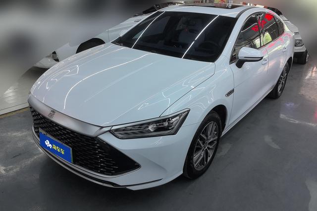 BYD Qin 2023 года выпуска