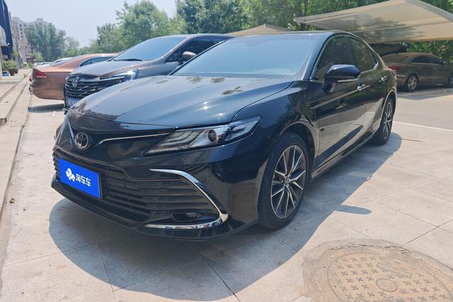 Toyota Camry 2021 года выпуска