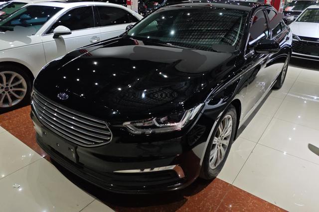 Ford Taurus 2019 года выпуска