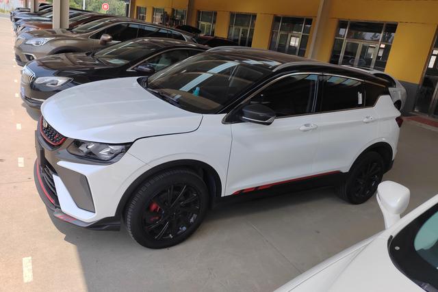 Geely Coolray 2021 года выпуска