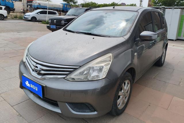 Nissan Livina 2015 года выпуска