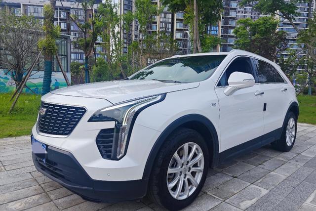 Cadillac XT4 2022 года выпуска