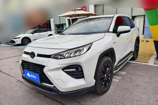Toyota RAV 4 2021 года выпуска