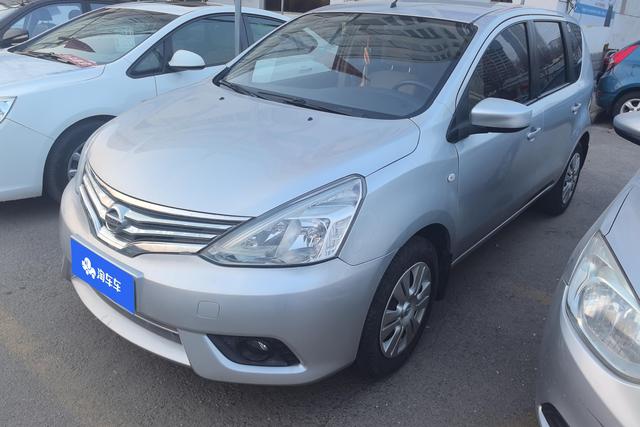 Nissan Livina 2013 года выпуска