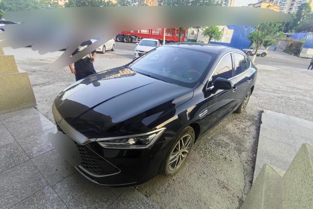 BYD Qin 2023 года выпуска