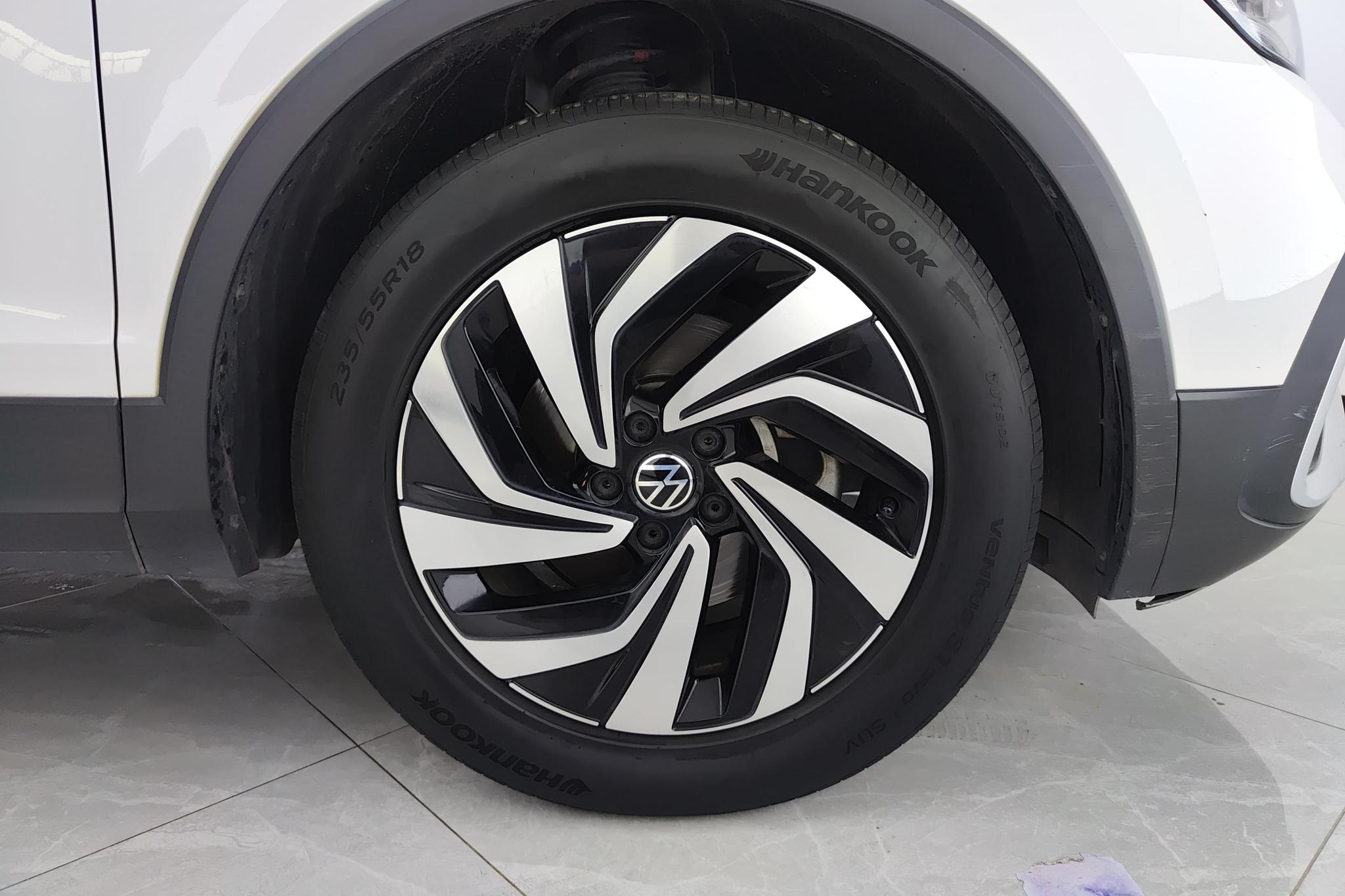 Volkswagen Tiguan L L 2022 330TSI AT Smart