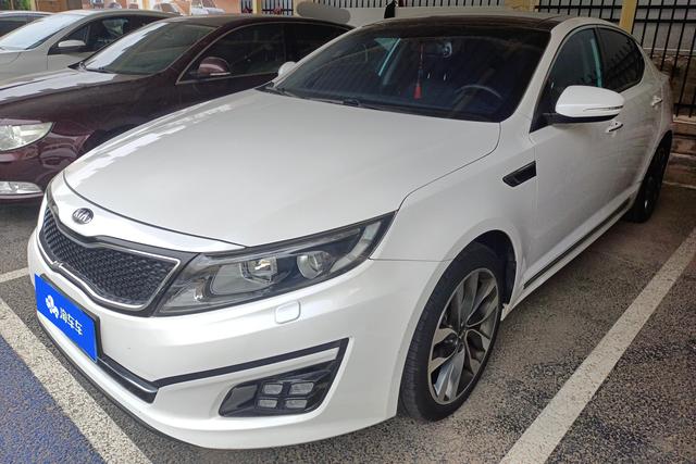 Kia K5 2015 года выпуска