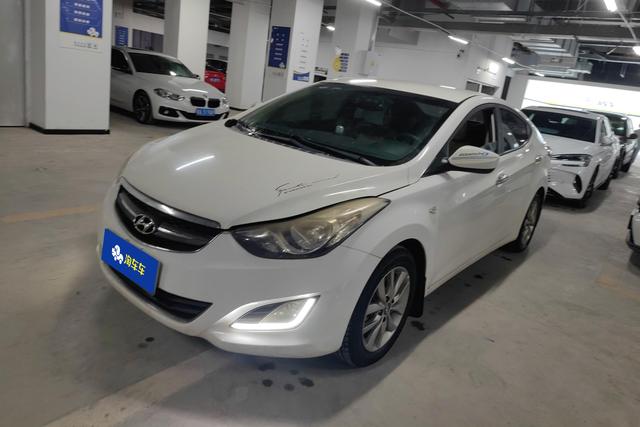 Hyundai Elantra 2015 года выпуска
