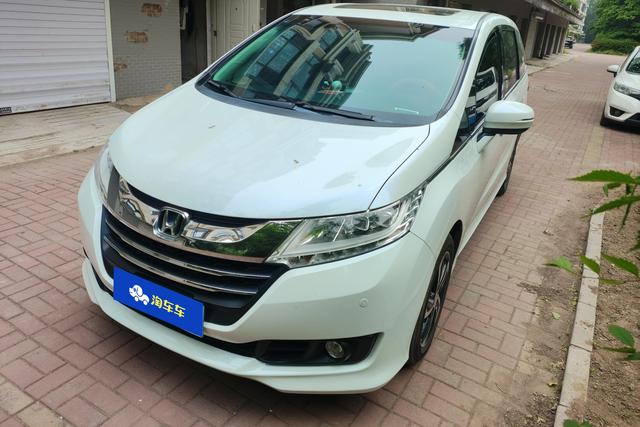 Honda Odyssey 2015 года выпуска