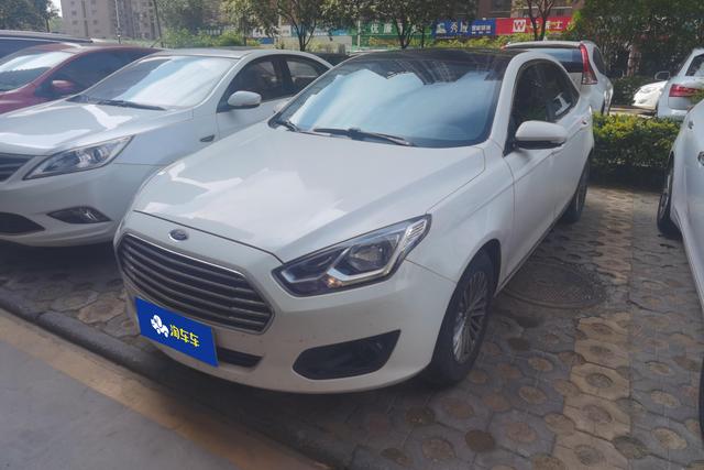 Ford Escort 2017 года выпуска