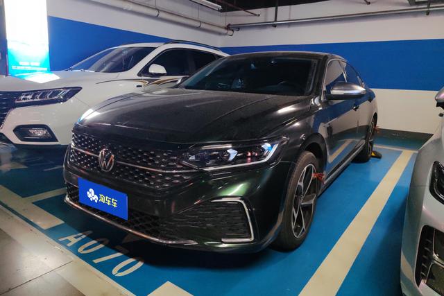 Volkswagen Passat 2025 года выпуска