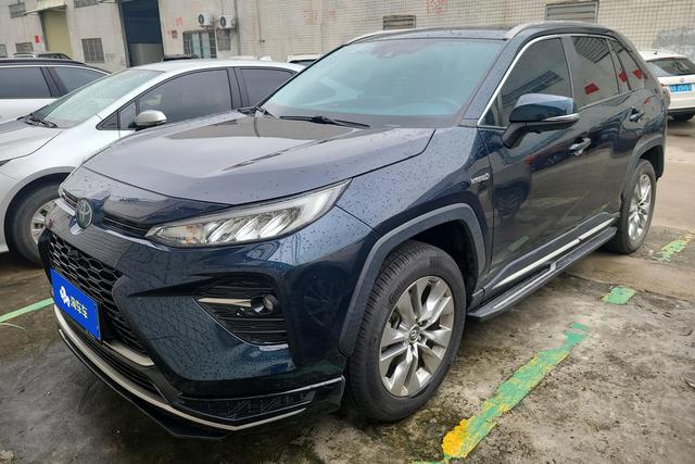 Toyota RAV 4 2020 года выпуска