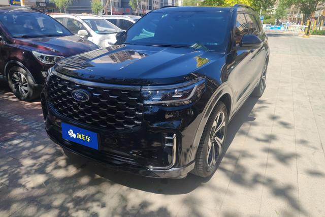 Ford Explorer 2023 года выпуска
