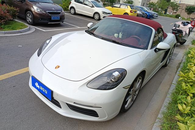 Porsche 718 2023 года выпуска