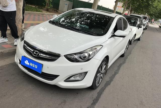 Hyundai Elantra 2015 года выпуска