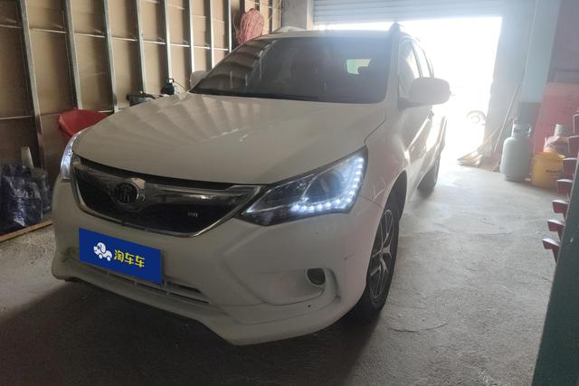 BYD Song EV 2016 года выпуска