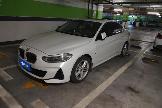 BMW 1M 2019 года выпуска