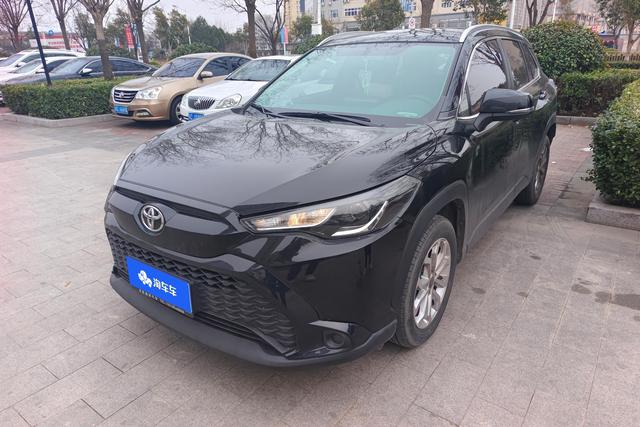 Toyota Corolla Cross 2023 года выпуска
