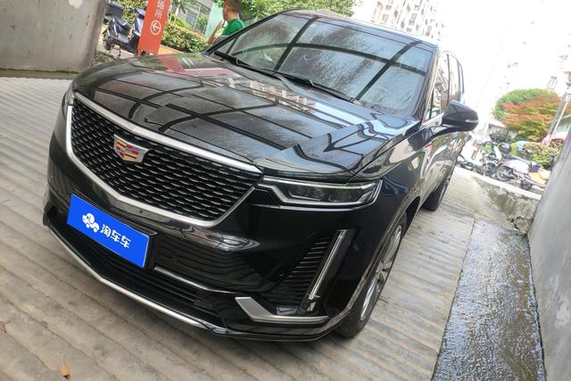 Cadillac XT6 2021 года выпуска