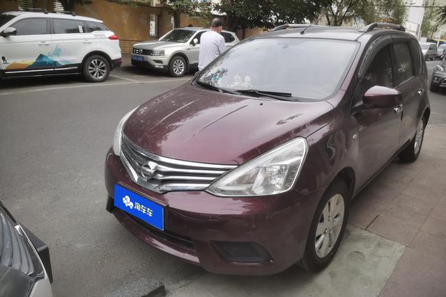 Nissan Livina 2015 года выпуска
