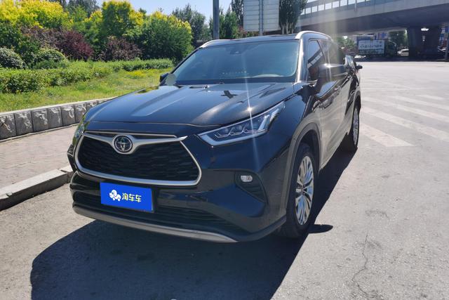 Toyota Kluger 2022 года выпуска