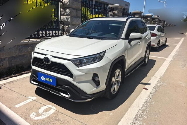 Toyota RAV 4 2020 года выпуска