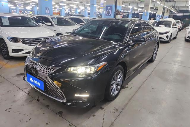 Toyota Avalon 2019 года выпуска