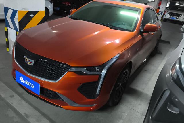 Cadillac CT4 2023 года выпуска