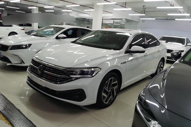 Volkswagen Jetta 2024 года выпуска