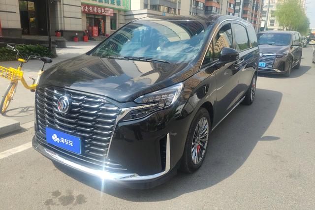 Buick GL8 2023 года выпуска